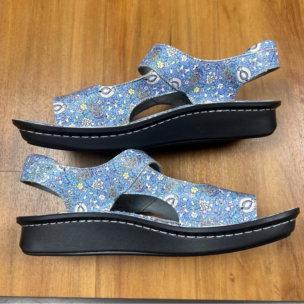 Alegria Vienna Blue Floral Comfort Sandals Hook Loop Strap Size 41 EU 10/ 10.5 - Picture 9 of 10